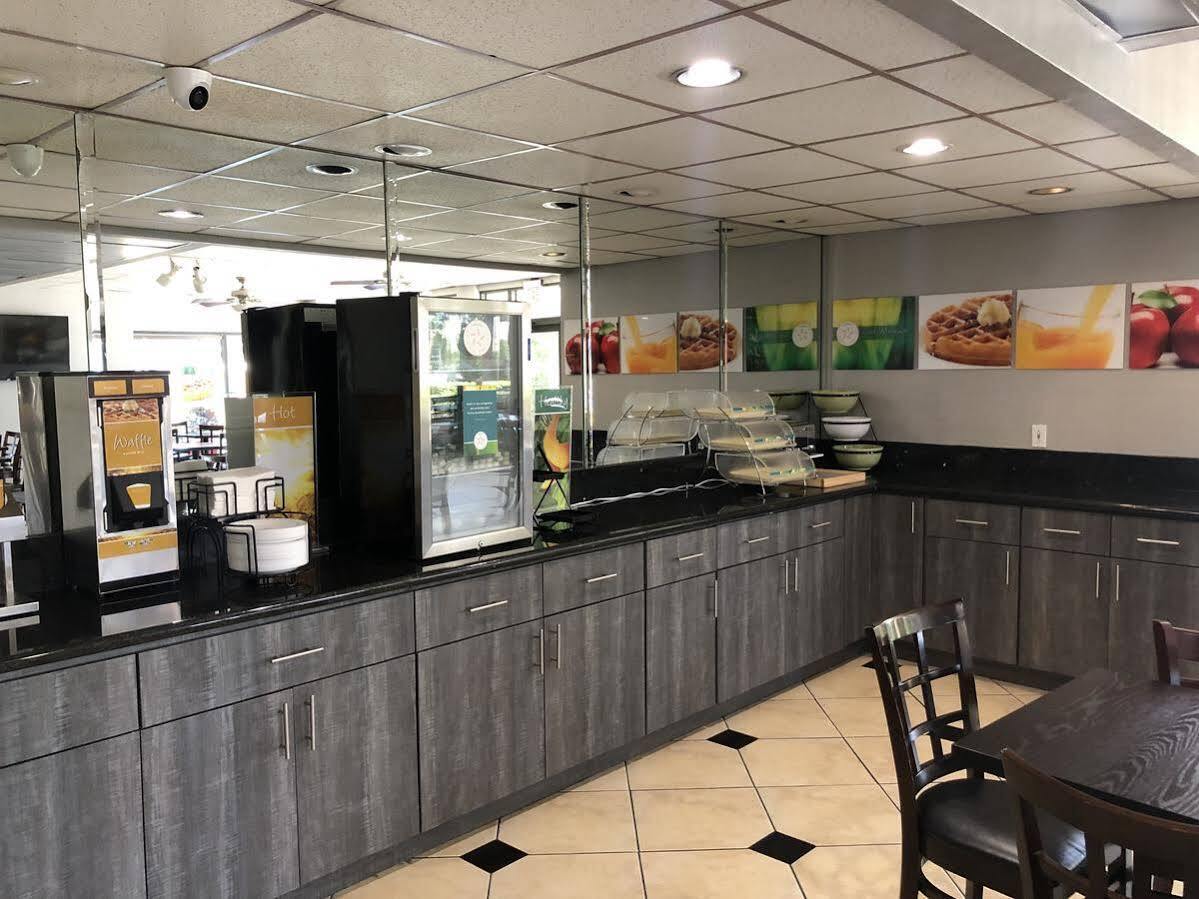 加州大学河滨分校和市区附近河滨品质酒店 里弗赛德 外观 照片